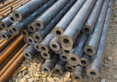 無(wú)縫鋼管貨場(chǎng)展示